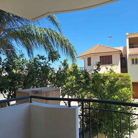 Sunshine Nicosia * Strovolos